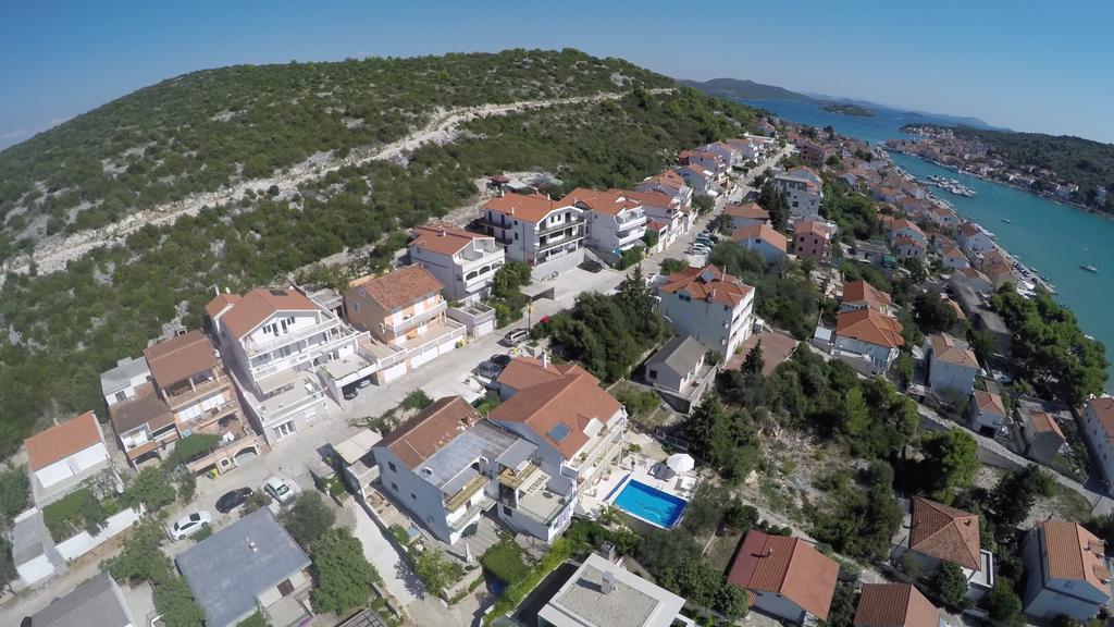 Villa Lana Apartments Tisno Exterior photo